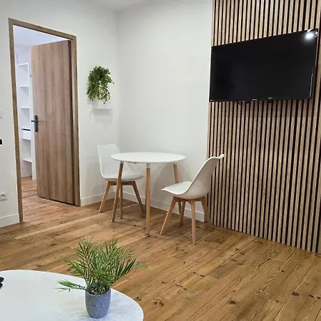 Moderne Et Contemporain, Wifi, 2 Pers Pau